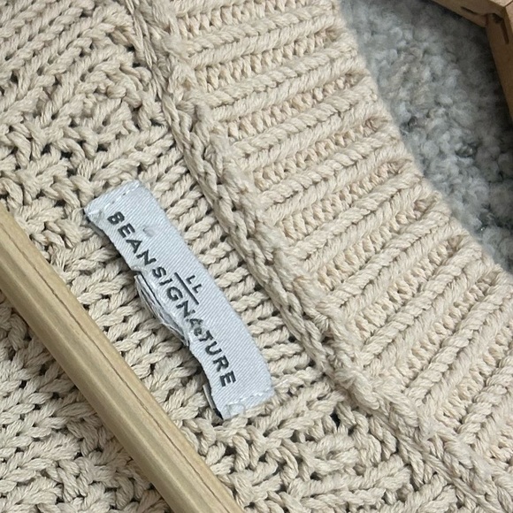 L.L.Bean Signature M cotton cable knit V-Neck sweater in excellent used conditio - Picture 12 of 12